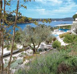 4 Bedroom Seafront Villa with Heated Pool in Milna, Brac Island